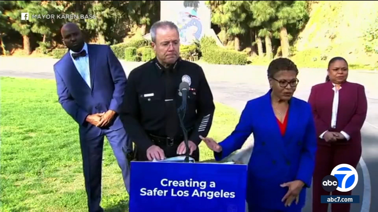 Video shows Mayor Karen Bass refuse to answer L.A. fires